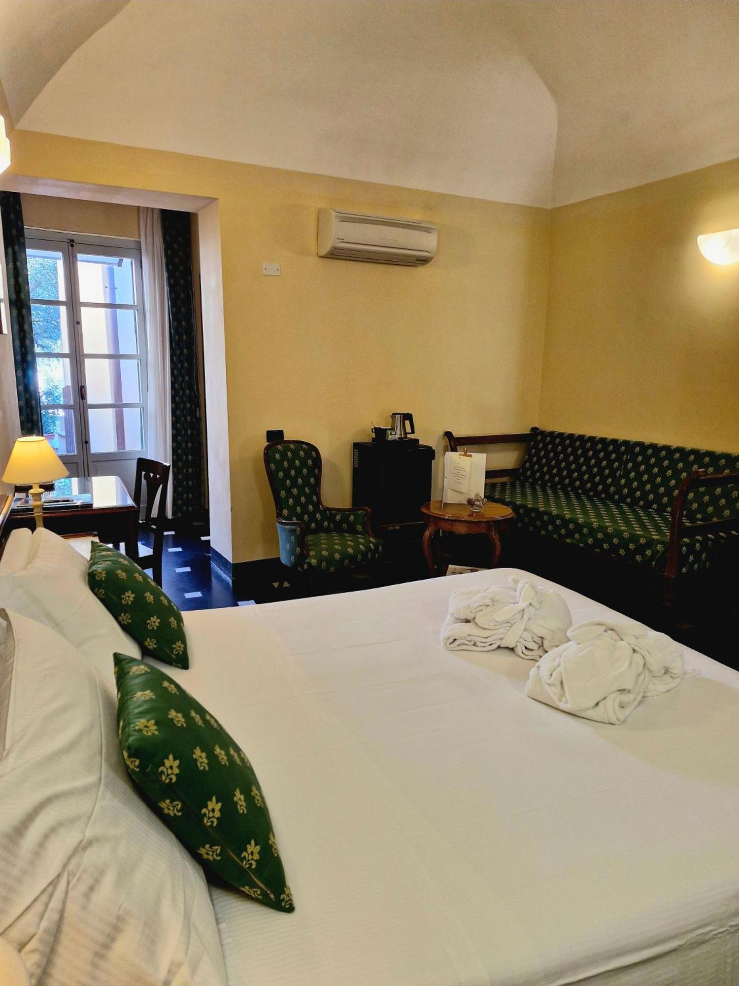 Palazzo Vescovile Hotel Noli Εξωτερικό φωτογραφία