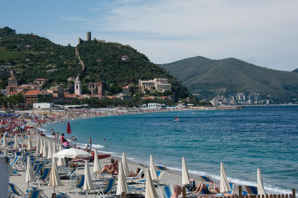 Palazzo Vescovile Hotel Noli Δωμάτιο φωτογραφία